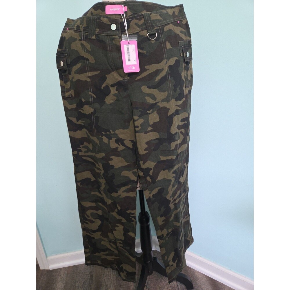 Aya Camo Print Low Rise Cargo Pants eDIKTED new with tags large